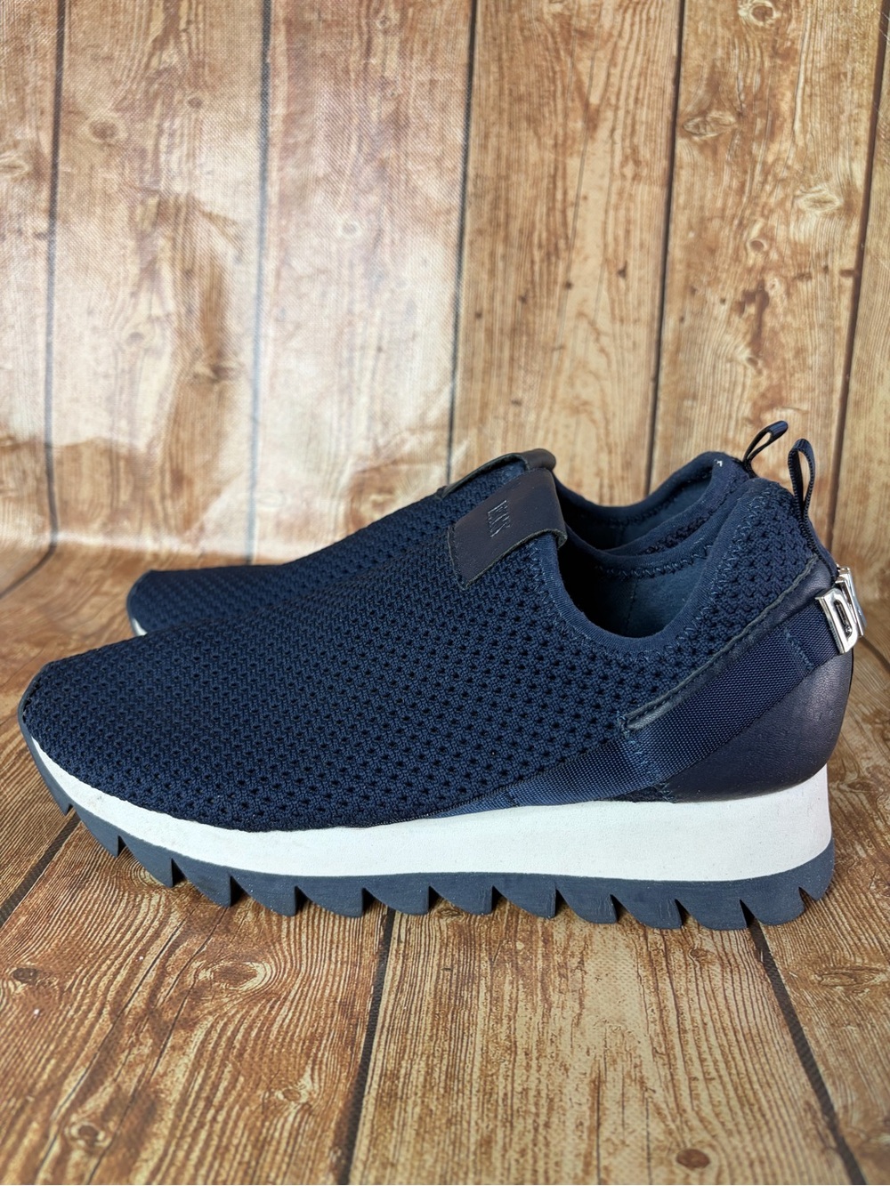 DKNY Woman Navy Blue sneakers size 6.5 - Picture 5 of 11